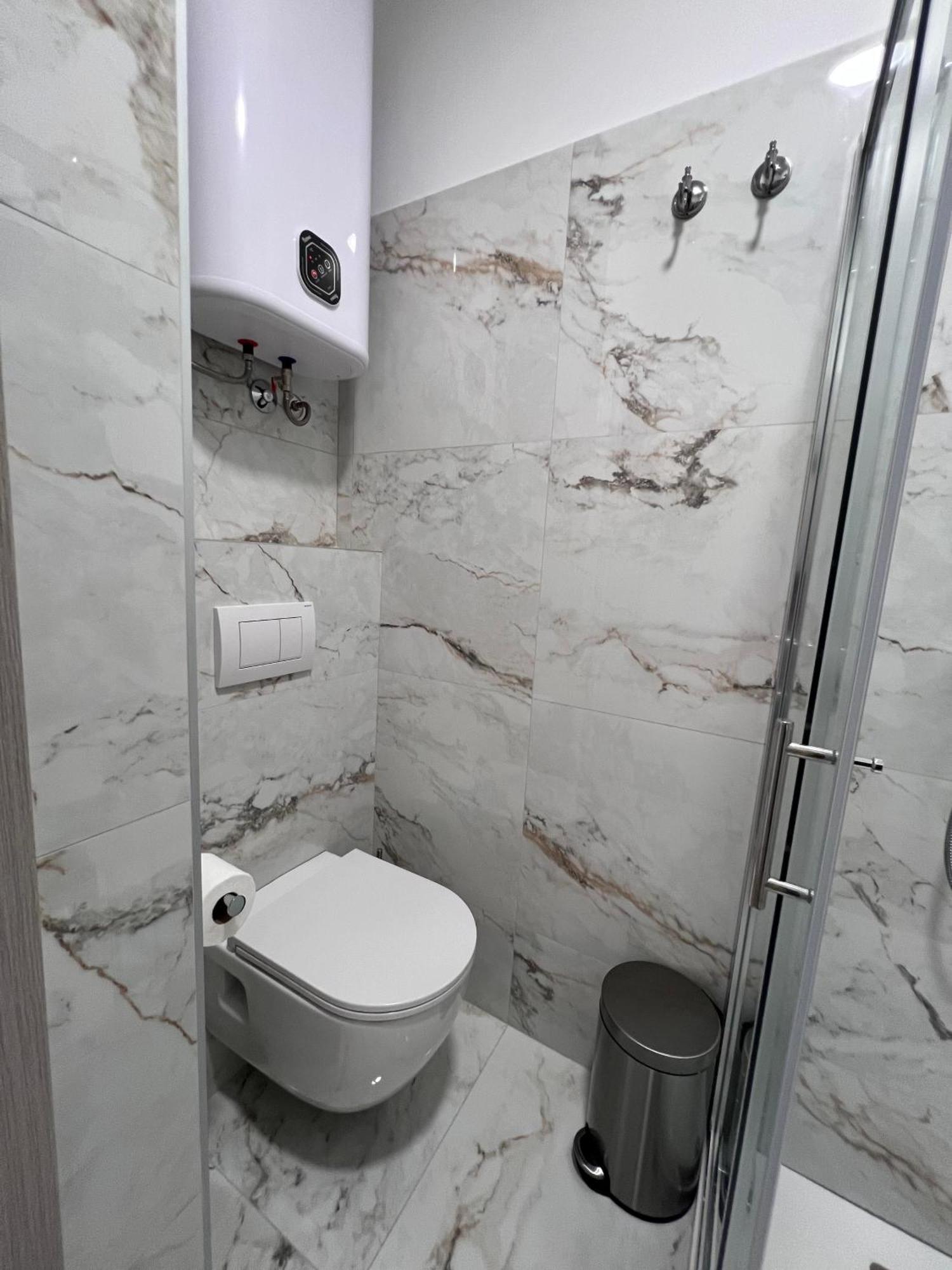 Apartments Iskra ロヴィニ エクステリア 写真